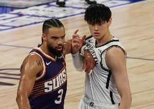  媒体人：NBA残酷如原始森林 小曾知道所有的一切都要靠自己争取