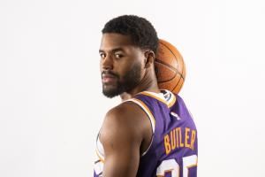 贾里德-巴特勒打湖人轰35+7+9!记者:联盟应该有多队对他感兴趣