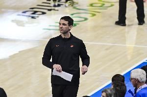 戴格诺特谈增加空接配合:五号位有挡拆顺下能力 还在逐步完善